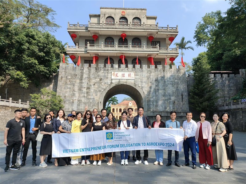 VEF Global tổ chức đoàn doanh nhân khám phá du lịch nông nghiệp tại Trung Quốc